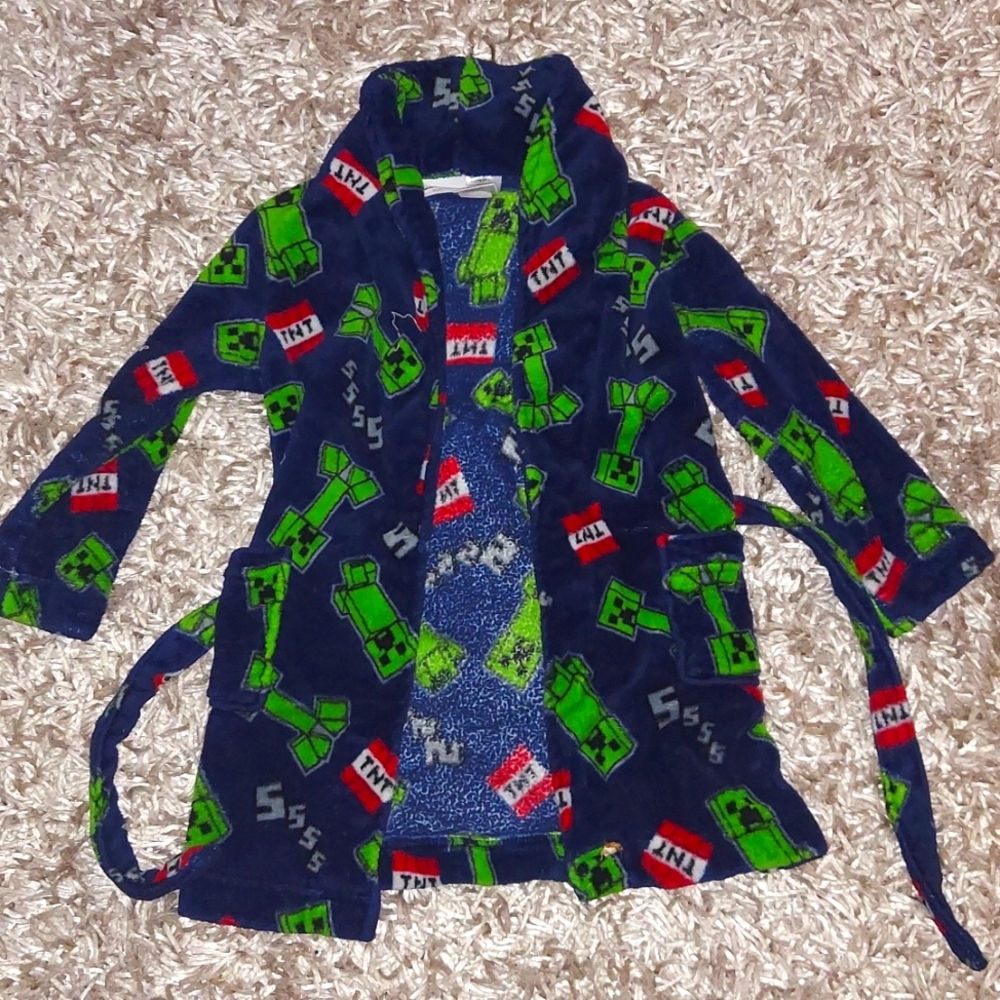 Mine craft boys size 4/5 robe
